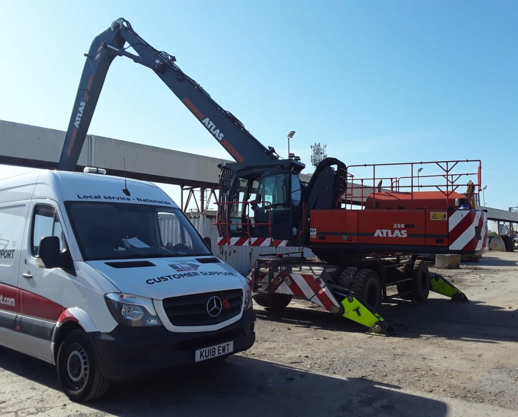 TDL Equipment service van servicing an Atlas material handler on site